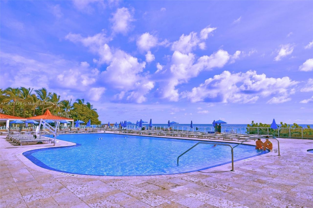 19201 Collins Ave, Unit 630, Sunny Isles Beach, FL 33160 Photo