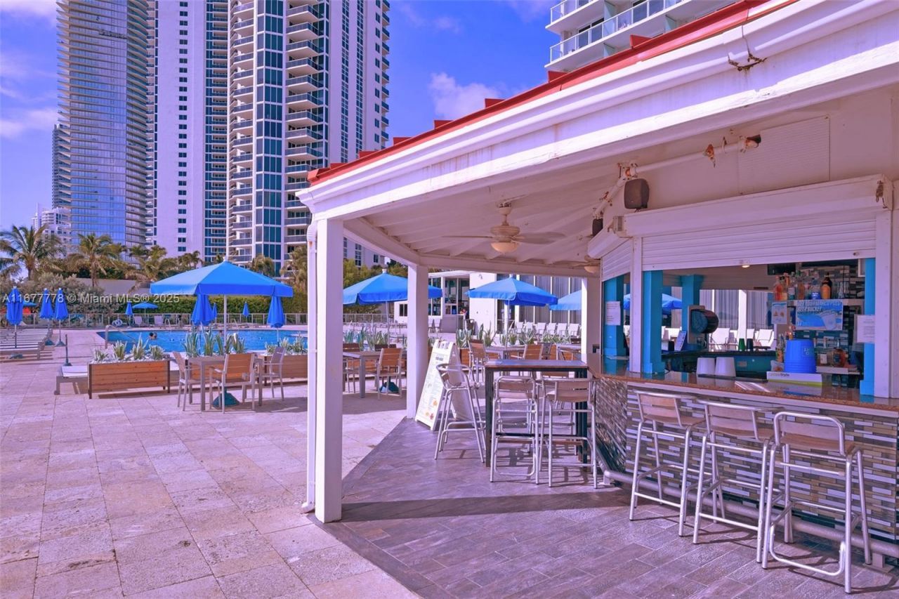 19201 Collins Ave, Unit 630, Sunny Isles Beach, FL 33160 Photo