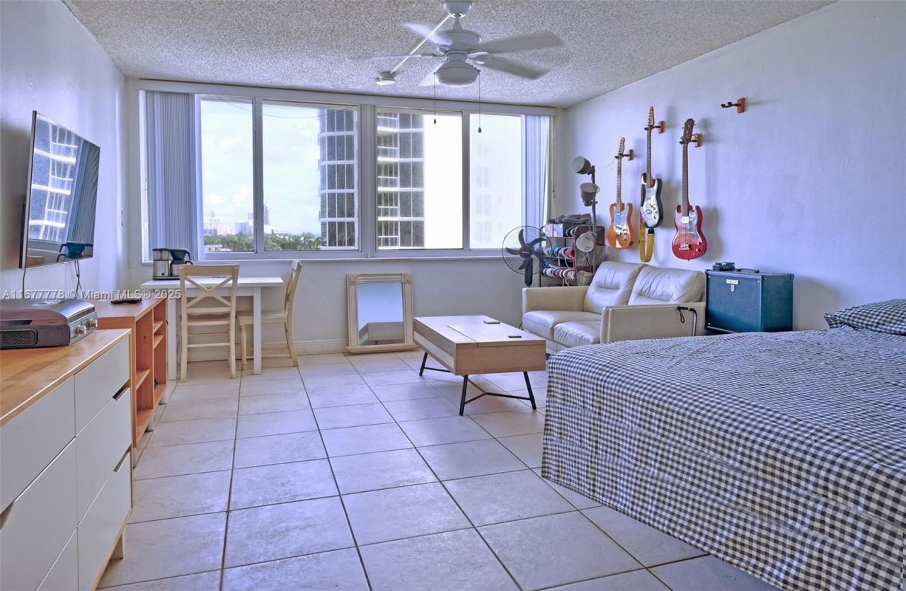 19201 Collins Ave, Unit 630, Sunny Isles Beach, FL 33160 Photo