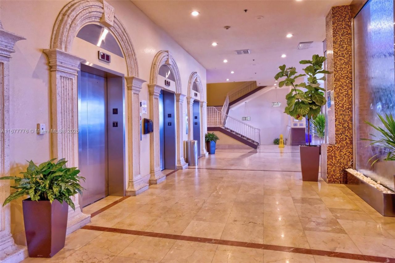 19201 Collins Ave, Unit 630, Sunny Isles Beach, FL 33160 Photo