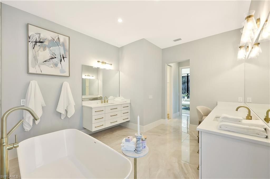 933 11th St Sw, Naples, FL 34117 Photo