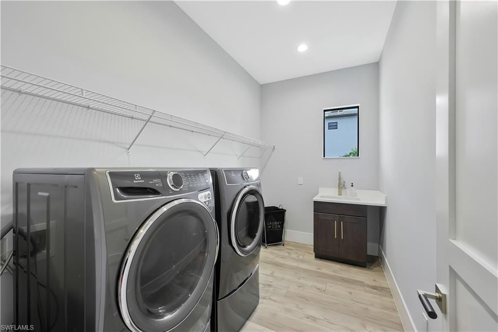 933 11th St Sw, Naples, FL 34117 Photo