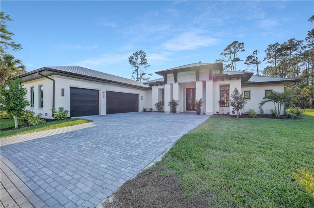 933 11th St Sw, Naples, FL 34117 Photo