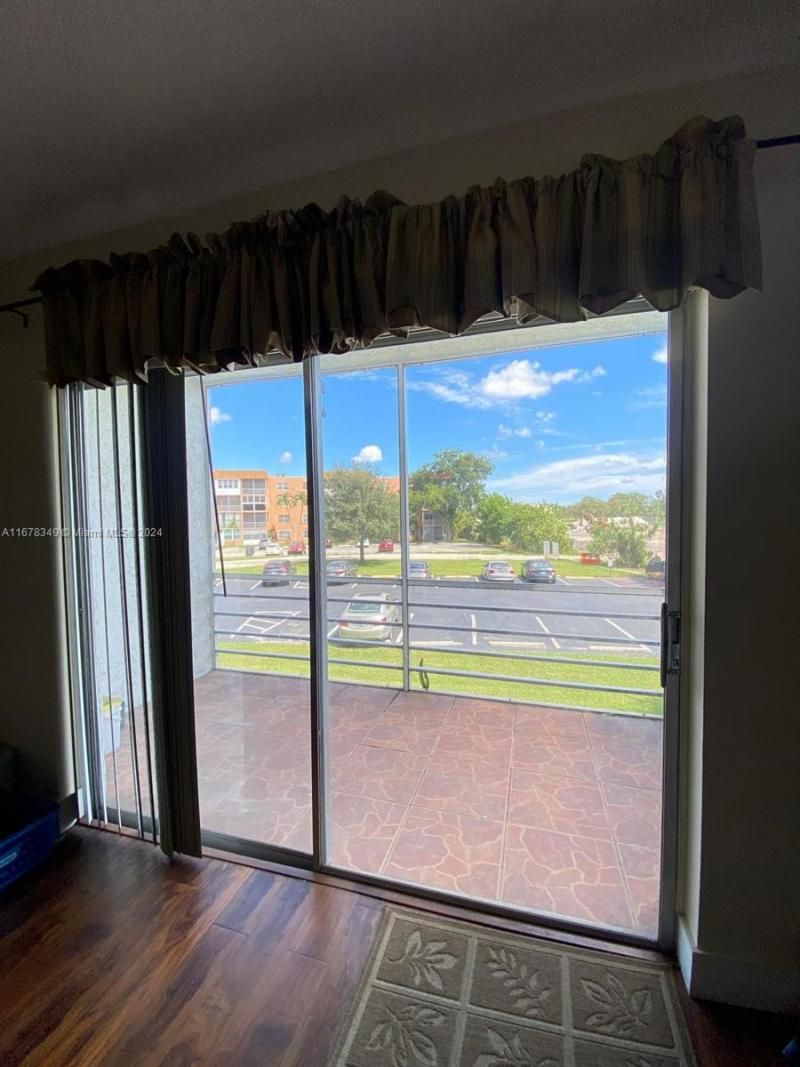 3000 E Sunrise Lakes Dr, Unit 202, Sunrise, FL 33322 Photo