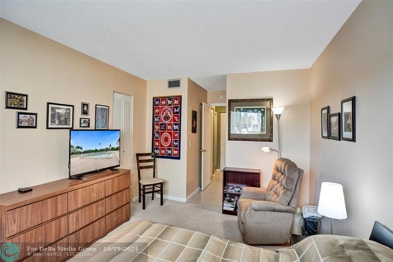 32 Colonial Club Dr, Unit 202, Boynton Beach, FL 33435 Photo