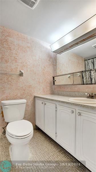 32 Colonial Club Dr, Unit 202, Boynton Beach, FL 33435 Photo