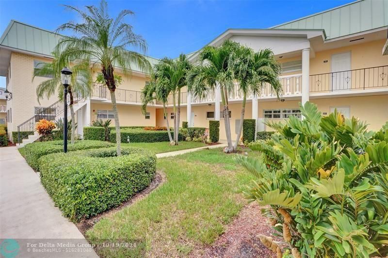 32 Colonial Club Dr, Unit 202, Boynton Beach, FL 33435 Photo