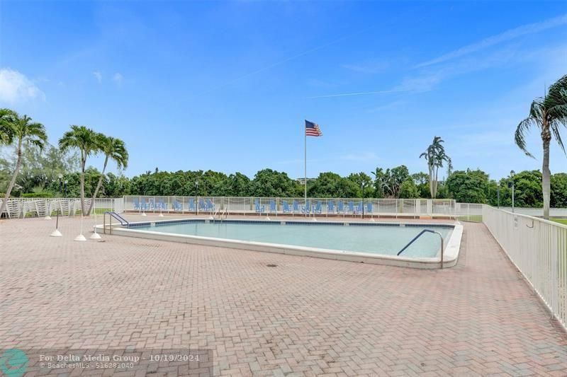 32 Colonial Club Dr, Unit 202, Boynton Beach, FL 33435 Photo