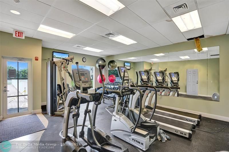 32 Colonial Club Dr, Unit 202, Boynton Beach, FL 33435 Photo