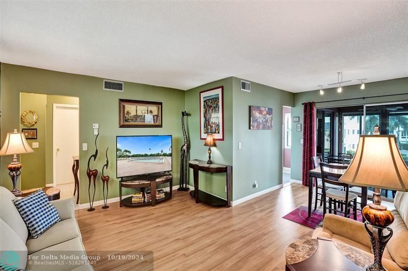 32 Colonial Club Dr, Unit 202, Boynton Beach, FL 33435 Photo