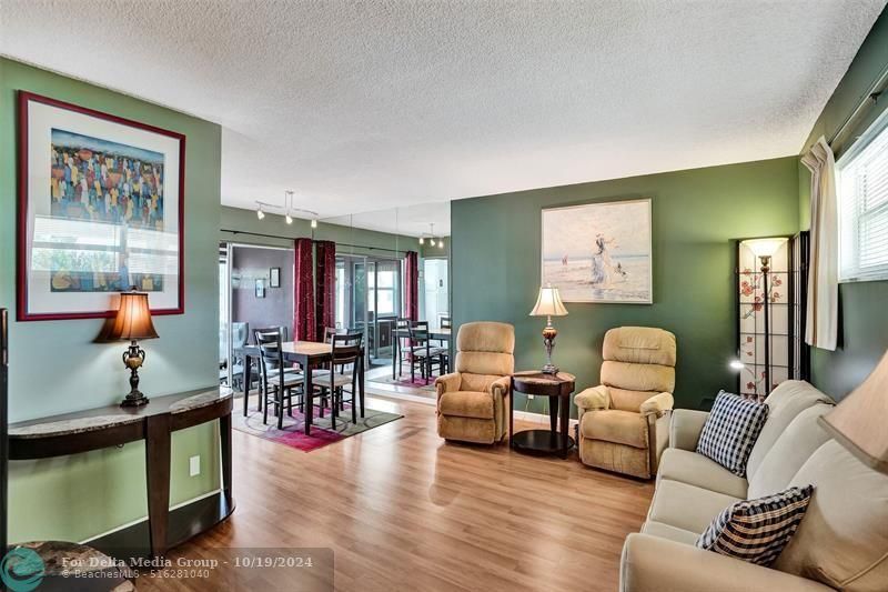 32 Colonial Club Dr, Unit 202, Boynton Beach, FL 33435 Photo