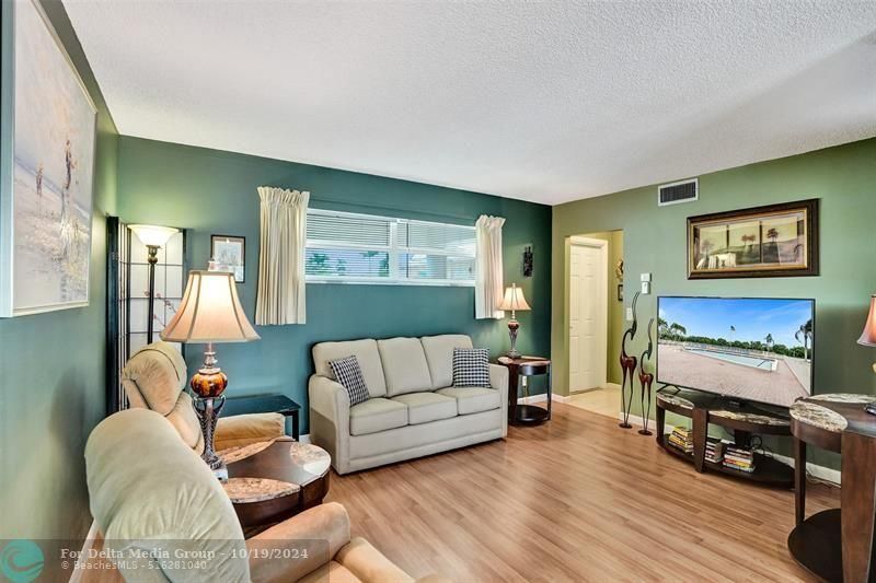 32 Colonial Club Dr, Unit 202, Boynton Beach, FL 33435 Photo