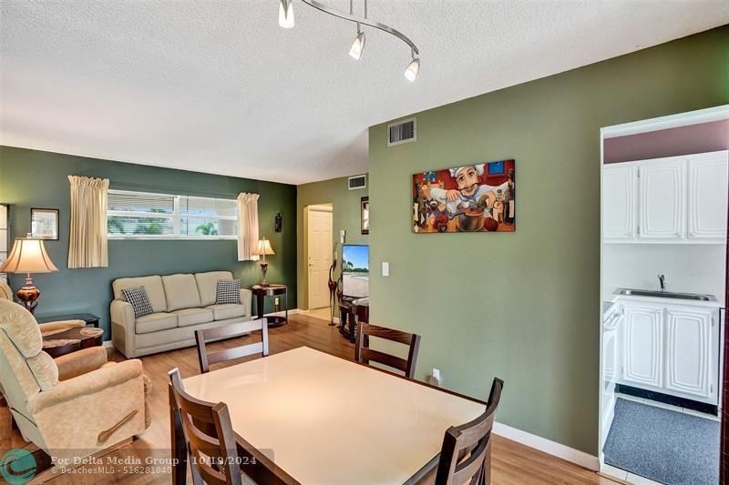 32 Colonial Club Dr, Unit 202, Boynton Beach, FL 33435 Photo