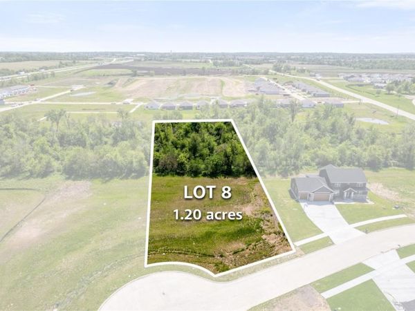 2913 Timber Creek Court, Hiawatha, IA 52233