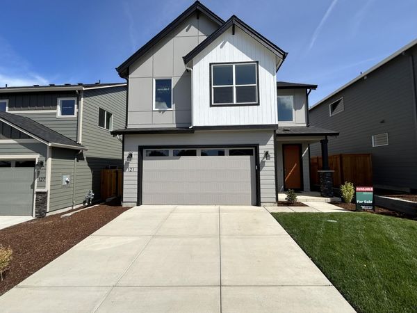 121 Valemont, Unit 34, Eagle Point, OR 97524