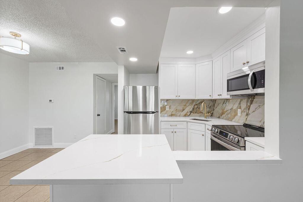 2319 Tamarind Dr., Unit 103, Fort Pierce, FL 34949 Photo