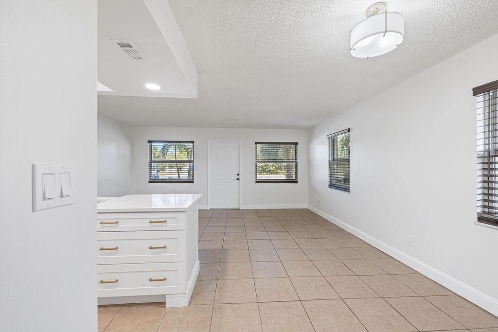 2319 Tamarind Dr., Unit 103, Fort Pierce, FL 34949 Photo