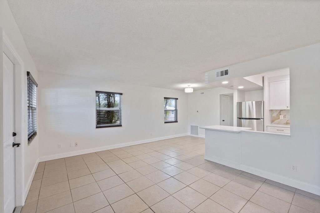 2319 Tamarind Dr., Unit 103, Fort Pierce, FL 34949 Photo