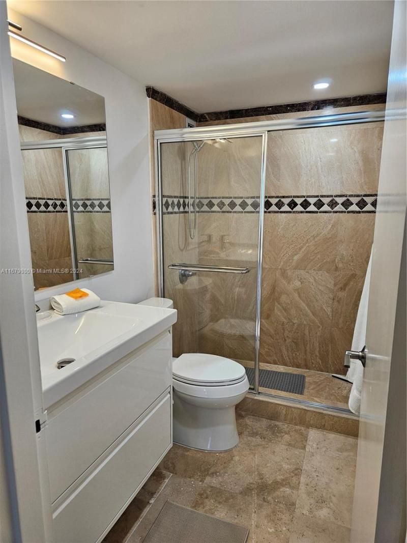 5601 Collins Ave, Unit 1605, Miami Beach, FL 33140 Photo