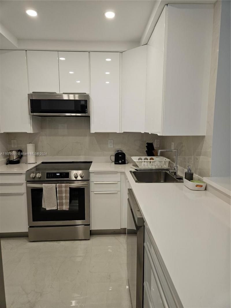 5601 Collins Ave, Unit 1605, Miami Beach, FL 33140 Photo