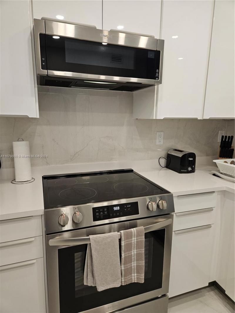 5601 Collins Ave, Unit 1605, Miami Beach, FL 33140 Photo