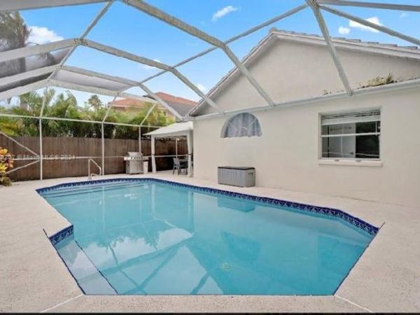 2002 Lake Breeze Ct, Wellington, FL 33414