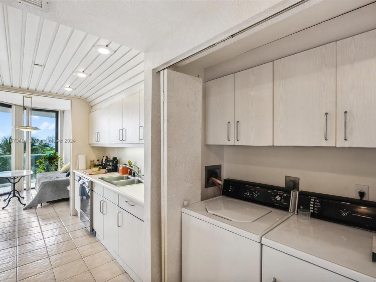 2800 Island Blvd, Unit 702, Aventura, FL 33160 Photo