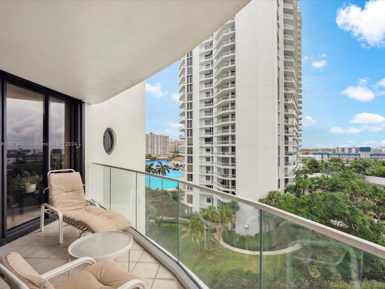 2800 Island Blvd, Unit 702, Aventura, FL 33160 Photo