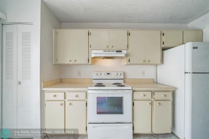 390 SW Colesbury Ave, Port Saint Lucie, FL 34953 Photo