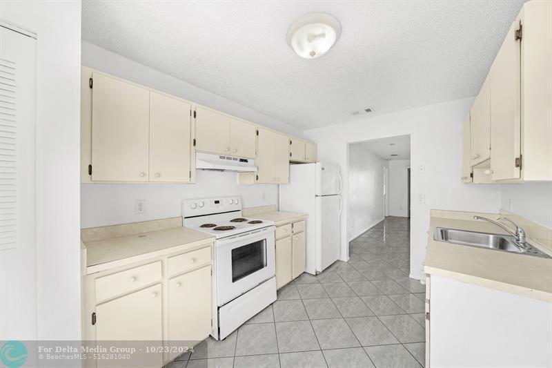 390 SW Colesbury Ave, Port Saint Lucie, FL 34953 Photo