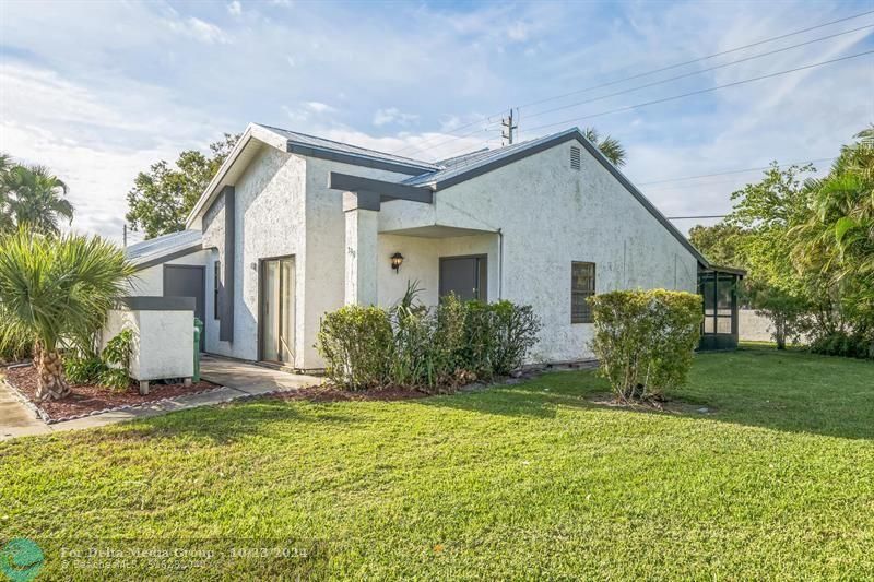 390 SW Colesbury Ave, Port Saint Lucie, FL 34953 Photo