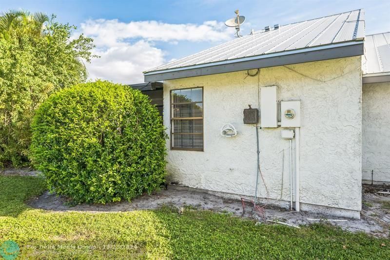 390 SW Colesbury Ave, Port Saint Lucie, FL 34953 Photo