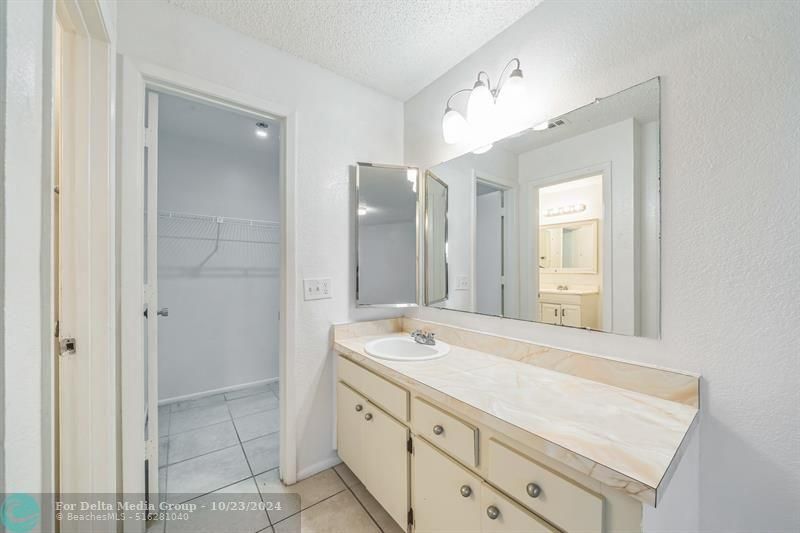 390 SW Colesbury Ave, Port Saint Lucie, FL 34953 Photo