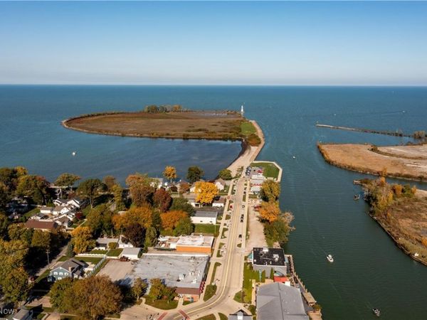 Main Street, Huron, OH 44839