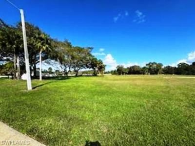Tamiami Trl E, Naples, FL 34114 Photo
