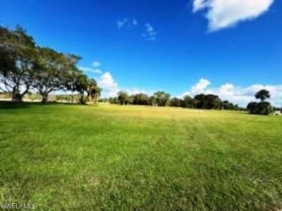 Tamiami Trl E, Naples, FL 34114 Photo