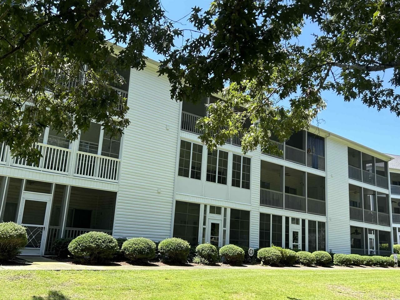 1525 Lantern Rest Dr. Photo 4