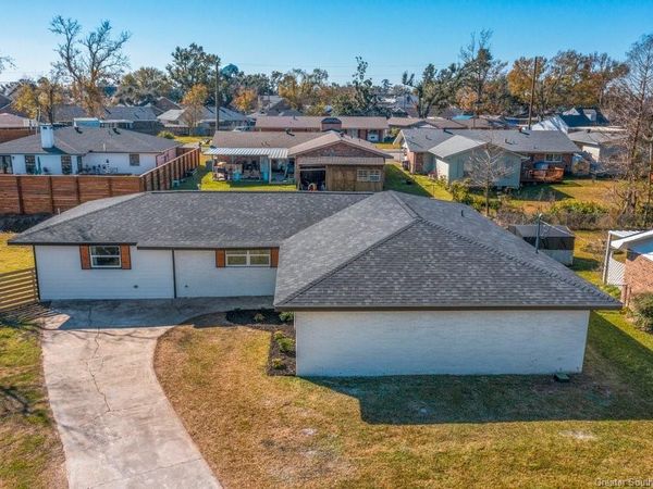 1517 Sarah Drive, Lake Charles, LA 70605