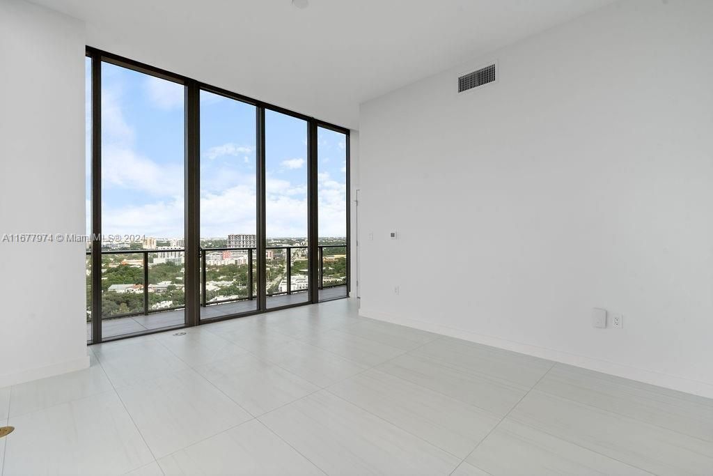 2678 Tigertail Ave, Unit PH1, Miami, FL 33133 Photo