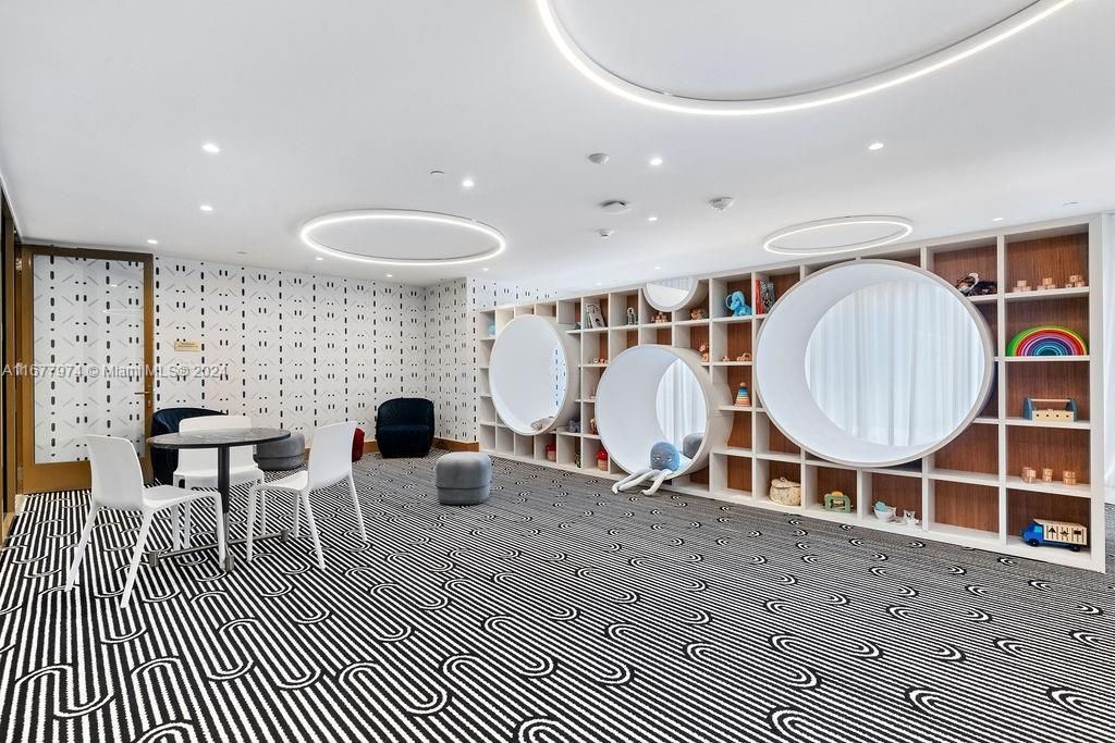 2678 Tigertail Ave, Unit PH1, Miami, FL 33133 Photo