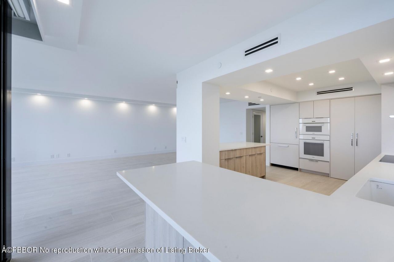 525 S Flagler Drive, Unit 14C, West Palm Beach, FL 33401 Photo