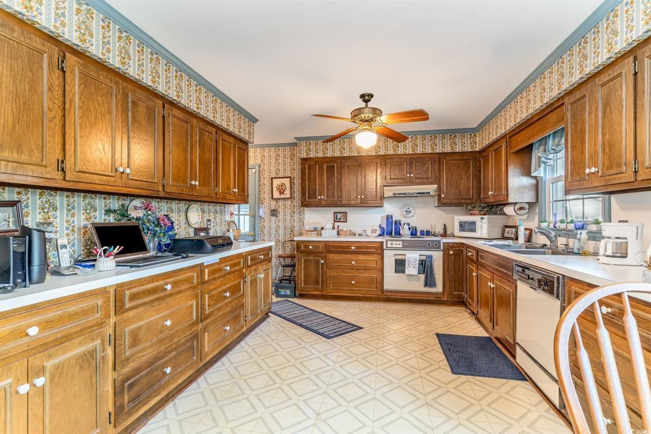 2807 Graham Rd. Photo 10