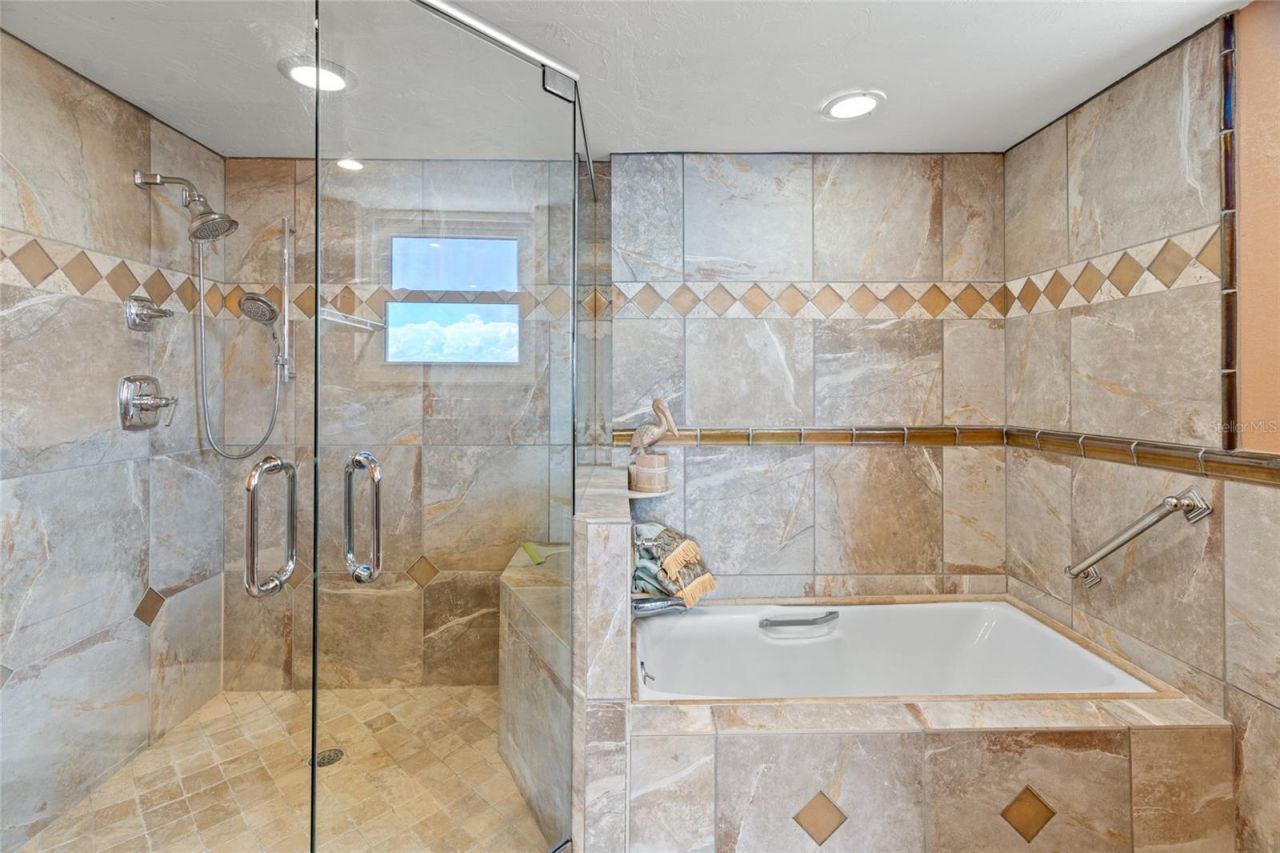 5200 Brittany Drive S, Unit 1202, Saint Petersburg, FL 33715 Photo