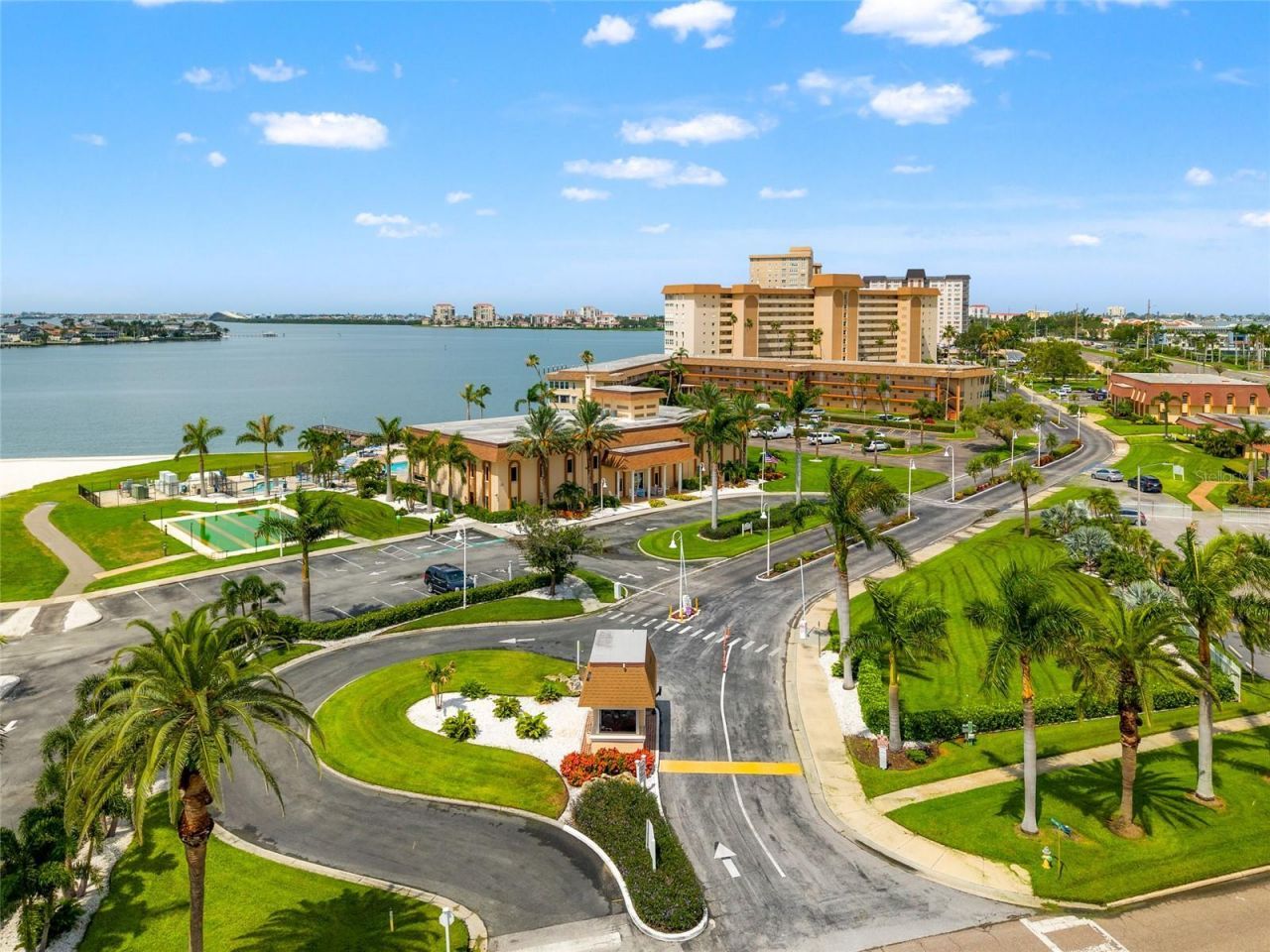 5200 Brittany Drive S, Unit 1202, Saint Petersburg, FL 33715 Photo