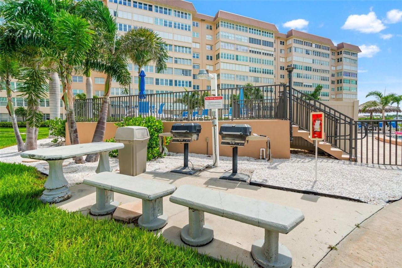 5200 Brittany Drive S, Unit 1202, Saint Petersburg, FL 33715 Photo