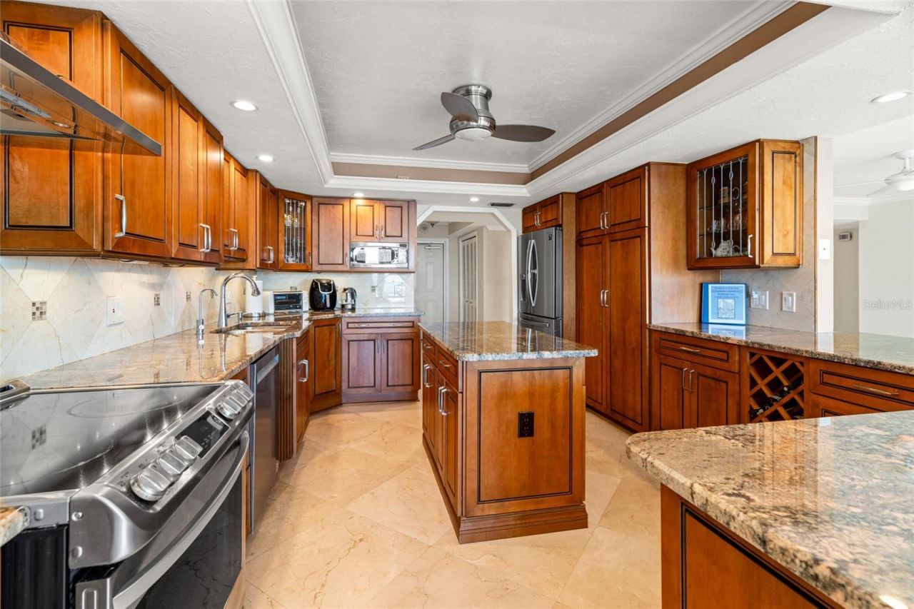 5200 Brittany Drive S, Unit 1202, Saint Petersburg, FL 33715 Photo