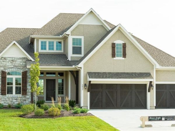 22029 W 99th Terrace, Lenexa, KS 66220