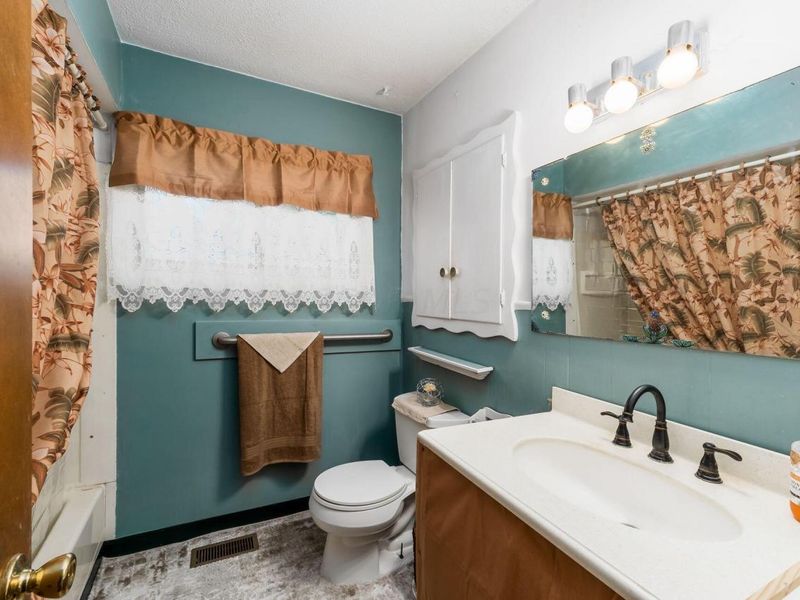 4310 Charlotte Road, Obetz, OH 43207 Photo 25