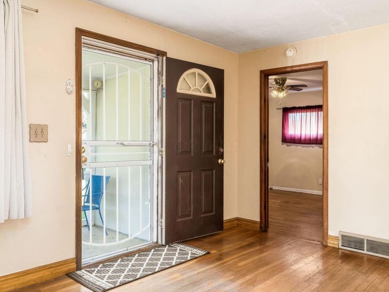 4310 Charlotte Road, Obetz, OH 43207 Photo 7