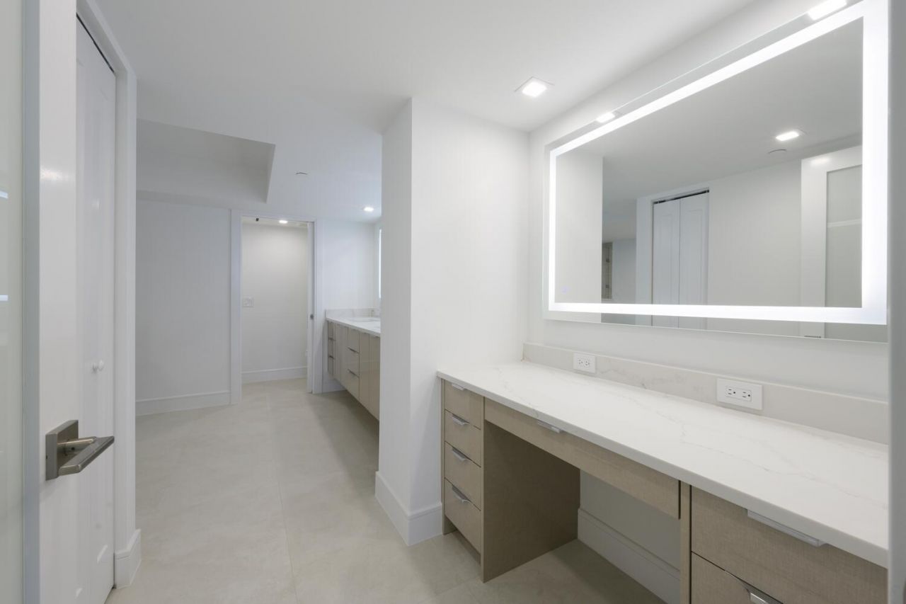 525 S Flagler Drive, Unit 14c, West Palm Beach, FL 33401 Photo